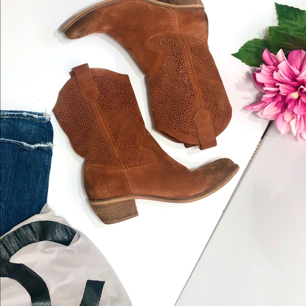 Bcbg Suede Boot Rust Color Size 7.5 B - image 4